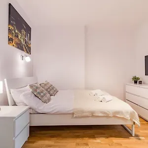 https://rent-like-home-apartament-zlota-65.warsawhotelspoland.com