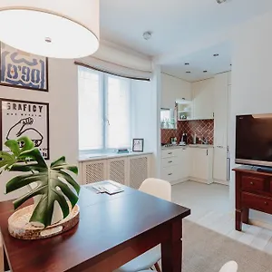 https://apartament-wisniowa.warsawhotelspoland.com